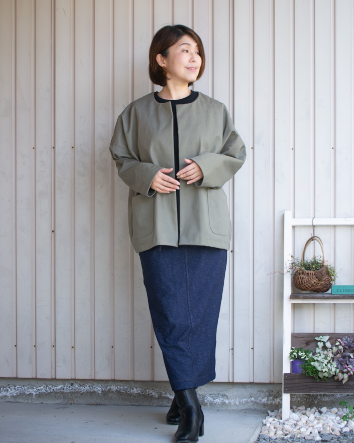 ツイルの春コート × デニム風裏起毛スカート