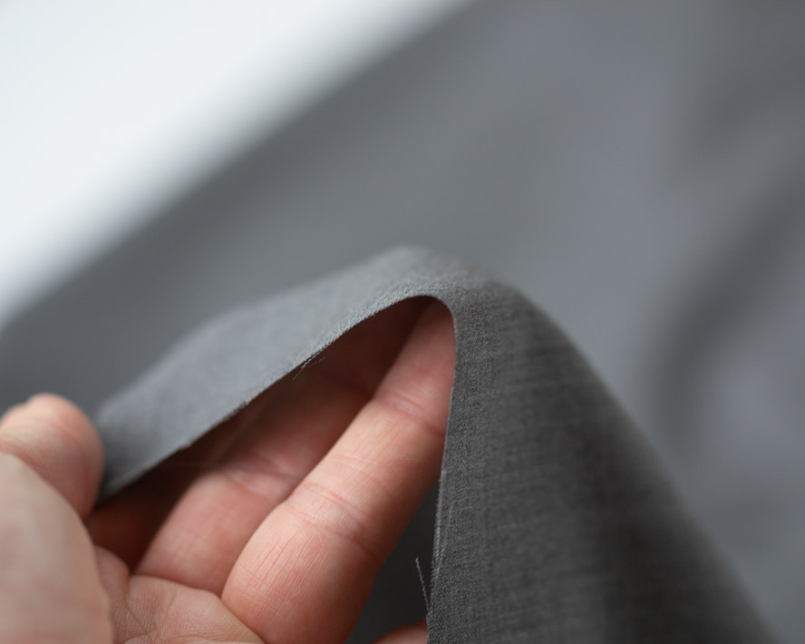 【布帛】杢調2WAYストレッチ・ウール／機能性ポリエステル（グレー杢/チャコール杢）