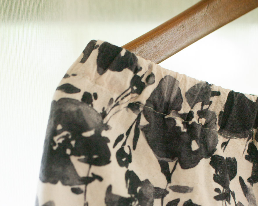 【布帛】コットンリネンシーチンググラデーションフラワー(3色展開)