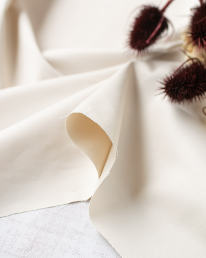 【布帛】ボトムスに♪アイボリーのきれいめパンツ生地（微起毛サテン）オーダーカット 