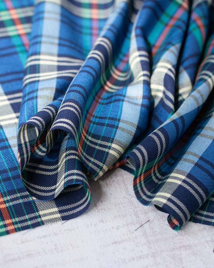 【布帛】やわらか落ち感のタータンチェック生地（ブルー）