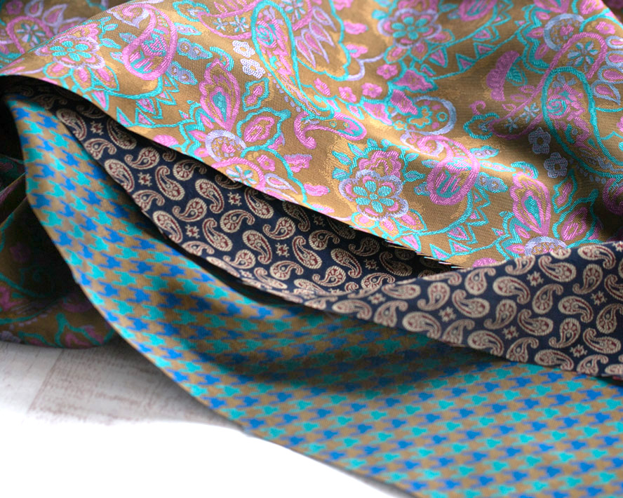 ☆カットクロス☆【布帛】輝くつるんとしたジャガード