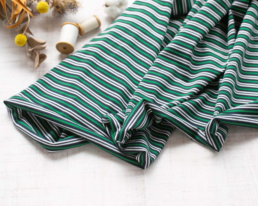 【ニット】肌ざわりハナマル♪ほどよい厚みのランダムボーダー天竺ニット（グリーン×ネイビー）