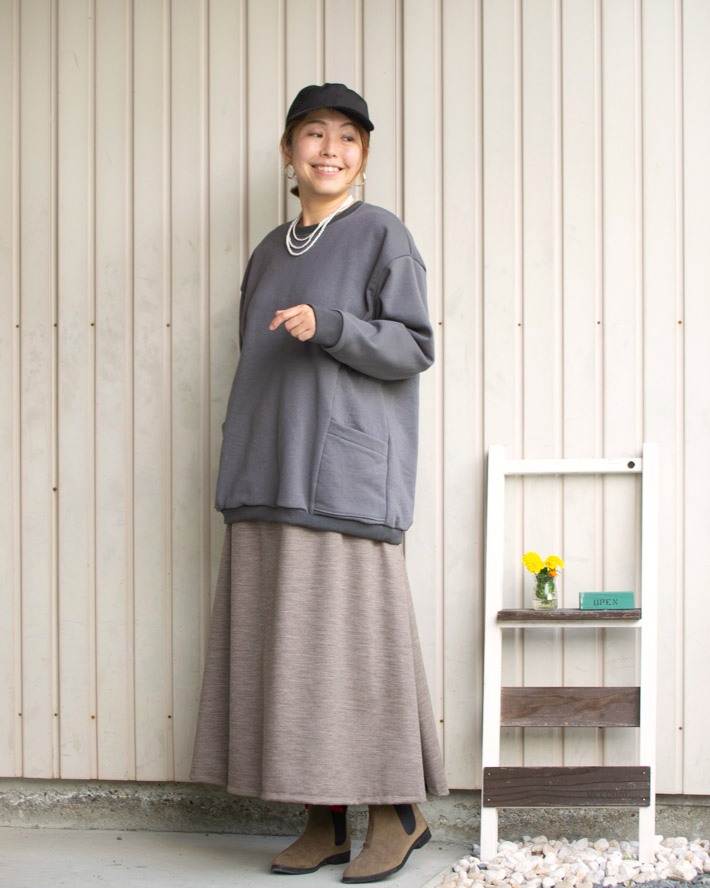 【型紙・生地キット】暖か♪かっこいい裏起毛で作るポケット付きロングトレーナーキット(チャコール)