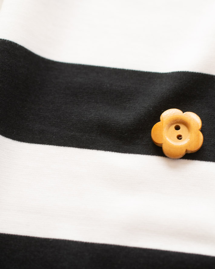 【ニット】するりとやわらか薄めのビックボーダーポンチニット（ブラック×オフホワイト）