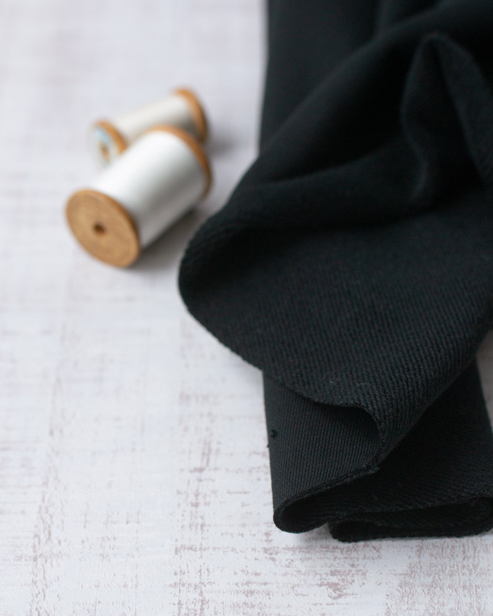 【ニット】表面が美しい♪しっかりめ度詰裏毛ニット(ブラック)