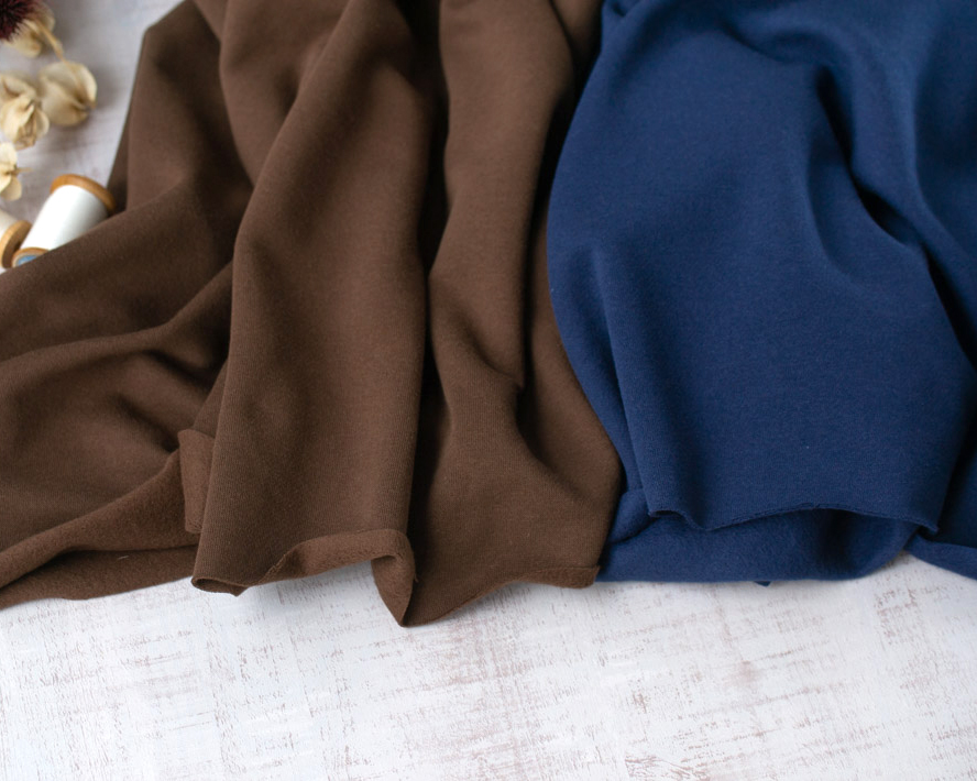 【ニット】やわらかでほわっと暖かい♪薄めの裏毛の裏起毛ニット♪（ブラウン/ダークブルー）