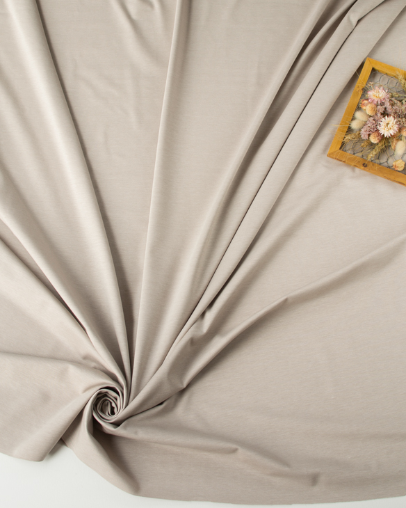 【ニット】なめらかストレッチ・ツイル調ニット（ベージュ）