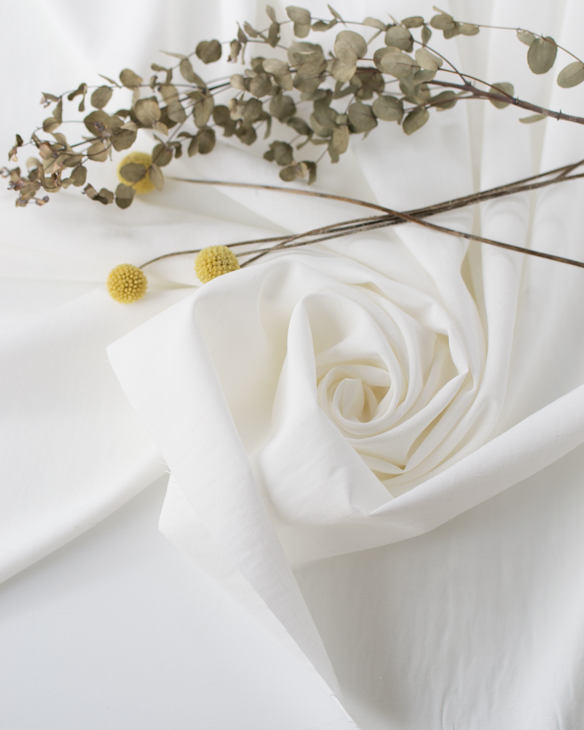 【布帛】アセテート混・スラブクロス（オフホワイト）