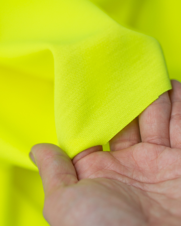 【ニット】DRYMASTERバックメッシュニット（ネオンイエロー）