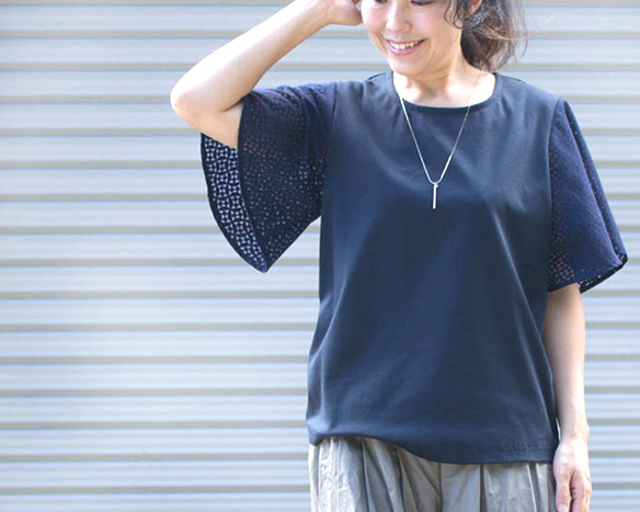【型紙・生地キット】きれいめシルケットポンチニットと布帛袖のフレア袖Tシャツキット
