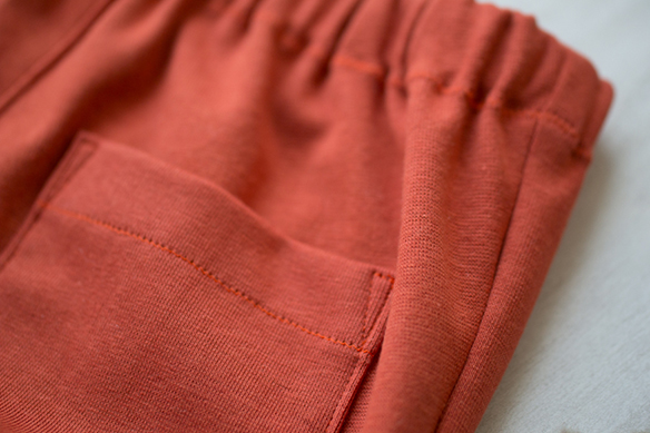 【プレゼントパターン】キッズ・細みでほんのすこしサルエルなパンツ